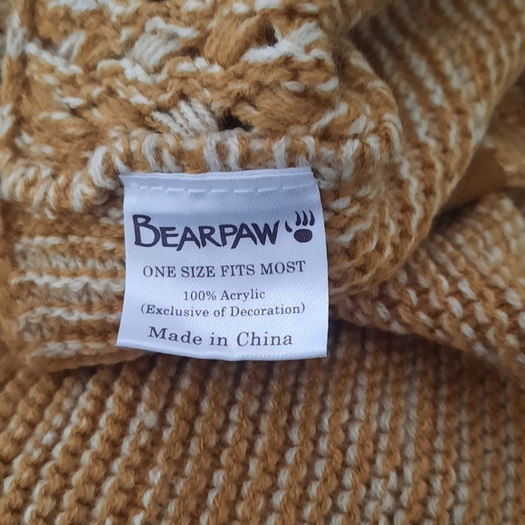 BearPaw Knit Infinity Scarf - Picture 5 of 5